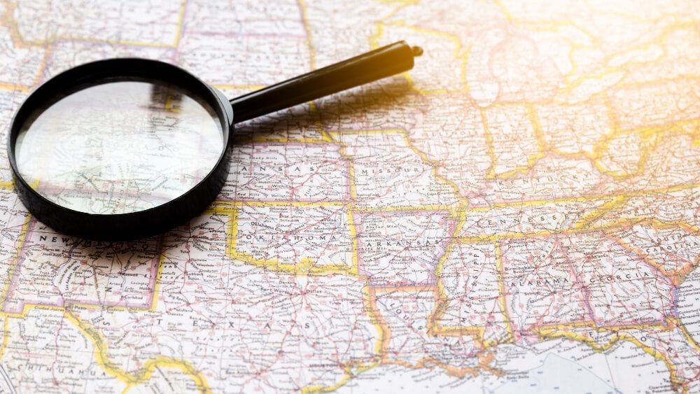 Illustration with a map and a loop